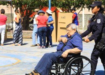 Elecciones 2024: policías y soldados cumplen con el derecho y el deber