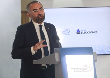 Salvadoreños podrán votar con DUI vigente o vencido