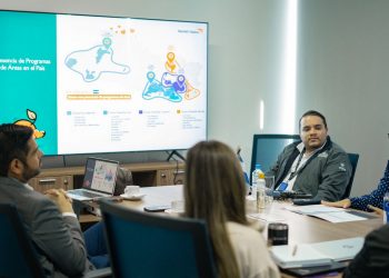 La Esco se reúne con nuevo director de World Vision El Salvador