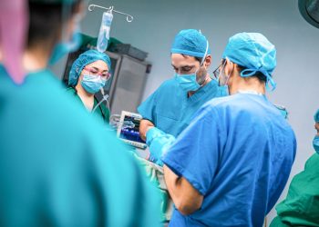 Hospital de San Miguel y Misión Moreano desarrollan cirugías plásticas