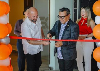 Ante buen clima de negocios,  connacionales inauguran empresa Connecta ya, en San Benito