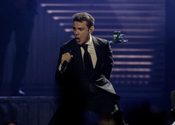 Suspenden concierto de Luis Miguel en Bolivia por amenaza de bloqueos de vías