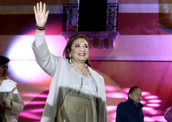 Candidata opositora a la presidencia de México promete seguridad en inicio de campaña