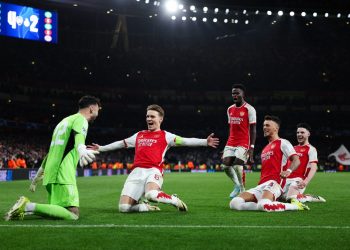 El Arsenal, con David Raya de héroe, rompe la maldición de los octavos