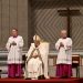 El papa presidirá la vigilia pascual en medio de preocupaciones por su salud