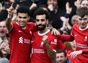 Liverpool comanda la Premier tras su victoria ante el Brighton