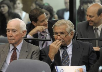 Dan 15 años de cárcel a represor de dictadura argentina por apropiarse de su sobrina