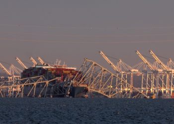 Un puente se derrumba en Baltimore tras chocar contra él un barco