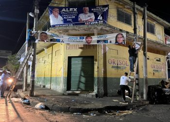 Alcalde electo de Nuevas Ideas retira su propaganda en San Vicente