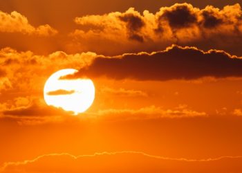 Prevén fin de semana con ambiente muy caluroso en El Salvador