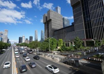 Vehículos de nueva energía ocupan 77,6 % del sistema de transporte público de China