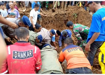 Inundaciones y deslizamientos de tierra dejan 19 muertos y 7 desaparecidos en oeste de Indonesia