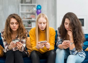 Florida aprueba ley para restringir redes sociales a adolescentes