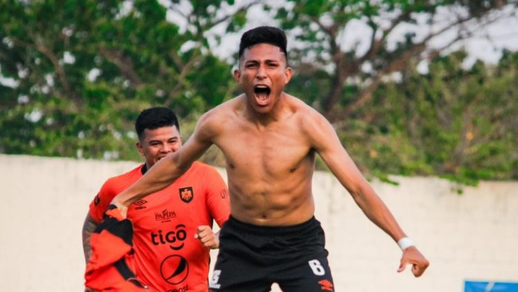 Águila rescató el punto ante Fuerte San Francisco