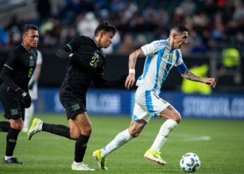 Al Dibu Martínez no le gustó jugar contra El Salvador