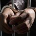 Condenado en Francia a 13 años de cárcel por verter aceite hirviendo a su mujer