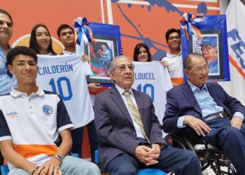FESA rindió homenaje entre a Carlos Calderón y Mauricio Loucel.