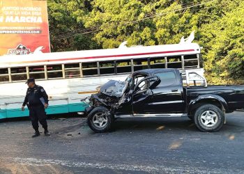 Choque entre bus y pick up deja varios lesionados en carretera Troncal del Norte