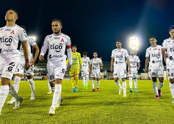 Alianza goleó a Metapán y vuelve a acechar el liderato