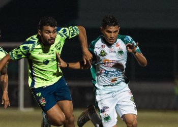 Dramático y peleado triunfo de Santa Tecla ante Dragón