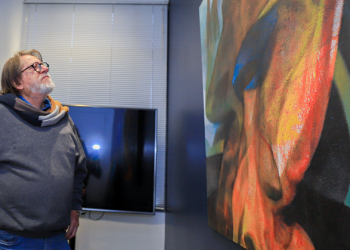 Embajada de El Salvador en Estados Unidos inaugura muestra del maestro César Menéndez