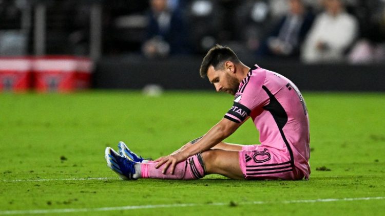 Lionel Messi no jugaría contra la Selecta