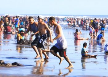 Ola de calor es un escenario de riesgo para veraneantes, advierte el director de Protección Civil
