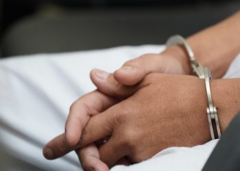 Condenan a pandilleros adolescentes por varios delitos en Cabañas