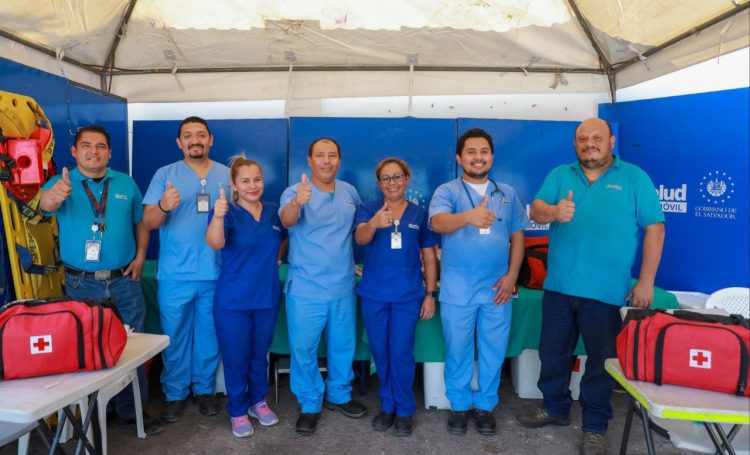 Recursos. Los profesionales de salud y el transporte especializado estuvieron activo. Foto: Fosalud.