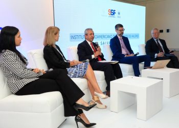 El Salvador destaca en foro bursátil iberoamericano