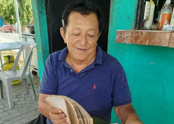 Tito lleva el registro de todos los muertos en Uluazapa, San Miguel