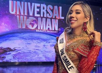 Andrea Morán recibió premio a Mejor Sonrisa en el Universal Woman 2024