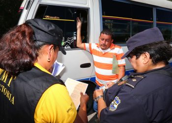 Sancionan con 7,268 multas a los buseros irresponsables