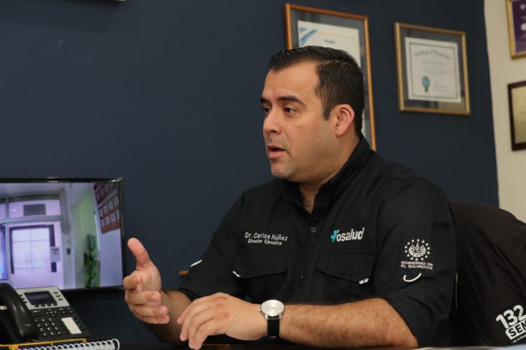 El director de Fosalud, Carlos Núñez, explicó a Diario El Salvador que los casos están controlados. Foto: Jarvyn Muñoz.
