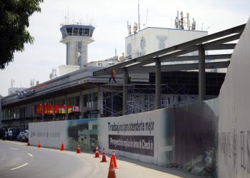 Ampliación del área de «check in» en el aeropuerto tiene un 33 % de avance
