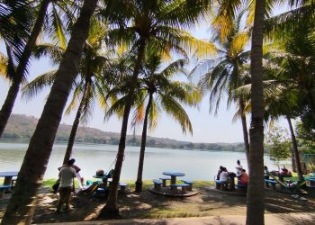 La frescura de la laguna de Apastepeque espera a los turistas