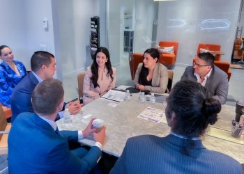Gobierno salvadoreño expone oferta comercial a gremiales de Florida, Estados Unidos