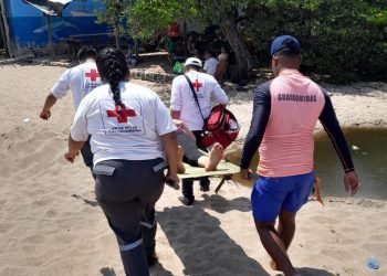 Unidad de Guardavidas ejecuta rescate profundo en playa San Diego