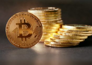 El bitcóin alcanza un nuevo récord y supera los $72,000