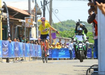 La líder suiza Elena Hartmann conquistó Nahuizalco en el Tour El Salvador 2024