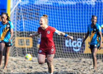 Inglaterra vence a Bahamas y acaricia el título de El Salvador Beach Soccer Cup
