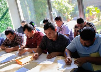 Empresa estadounidense de paisajismo recluta a salvadoreños a través del programa de Movilidad Laboral