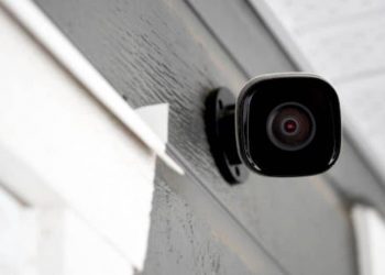 Airbnb prohíbe las cámaras de seguridad dentro de los alojamientos