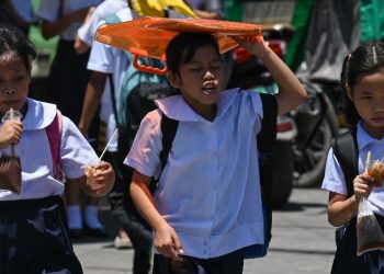 Decenas de escuelas en Filipinas cierran por ola de calor