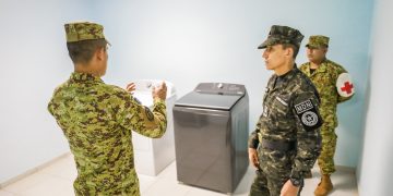 Ministro de Defensa inaugura modernas instalaciones de clínica en La Unión