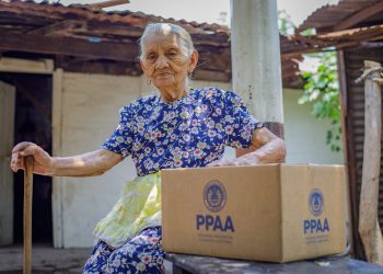 Gobierno entrega alimentos en San Juan Nonualco, La Paz