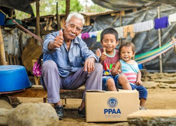 Gobierno de El Salvador continúa con la entrega de paquetes de alimentos en Sonsonate