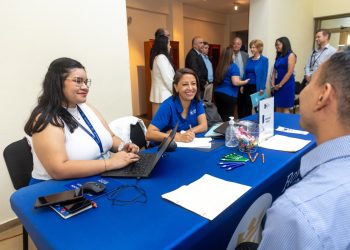 Realizan feria de empleo para puestos en cruceros de Royal Caribean International