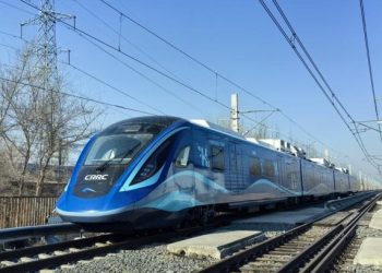 Prevén que red ferroviaria de China gestione 144 millones de viajes durante vacaciones del Primero de Mayo