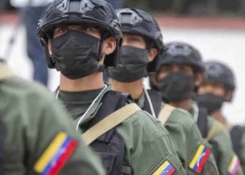 Militares venezolanos desalojan a más de 10,000 mineros ilegales de áreas protegidas en operación 2024
